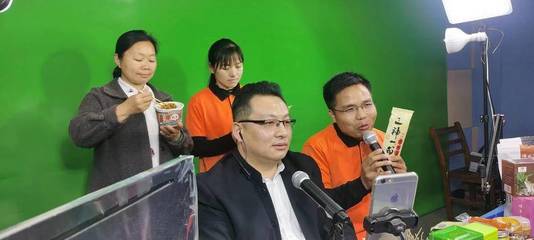 新鄉(xiāng)賢熊文文 返鄉(xiāng)創(chuàng)業(yè)帶動(dòng)鄉(xiāng)村振興，榮膺“中國(guó)網(wǎng)事·感動(dòng)2023”二季度網(wǎng)絡(luò)感動(dòng)人物